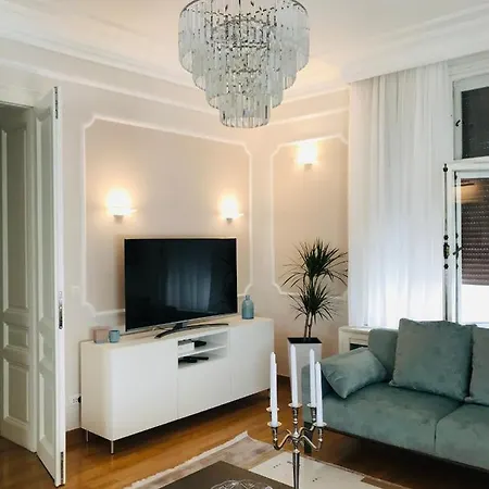 Knez Sima Jacuzzi, 3 Bedrooms, Balcony In Stari Grad * Belgrade
