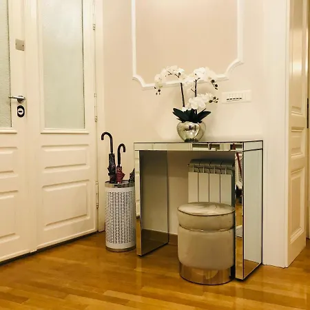 Knez Sima Jacuzzi, 3 Bedrooms, Balcony In Stari Grad Apartment *